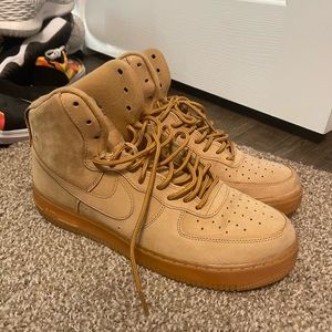 Nike Air Force 1 high top tan